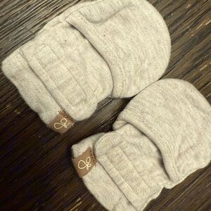Organic cotton stay on Cozy Cream Baby Mittens